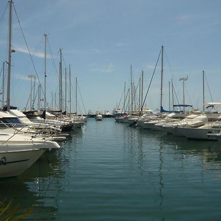Charmant 2P Vue Mer Face Au Port De Golfe Juan Esterno foto