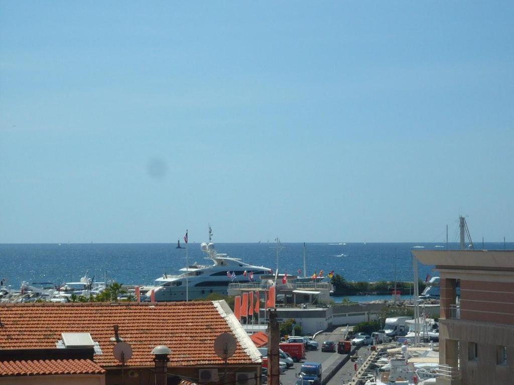 Charmant 2P Vue Mer Face Au Port De Golfe Juan Esterno foto